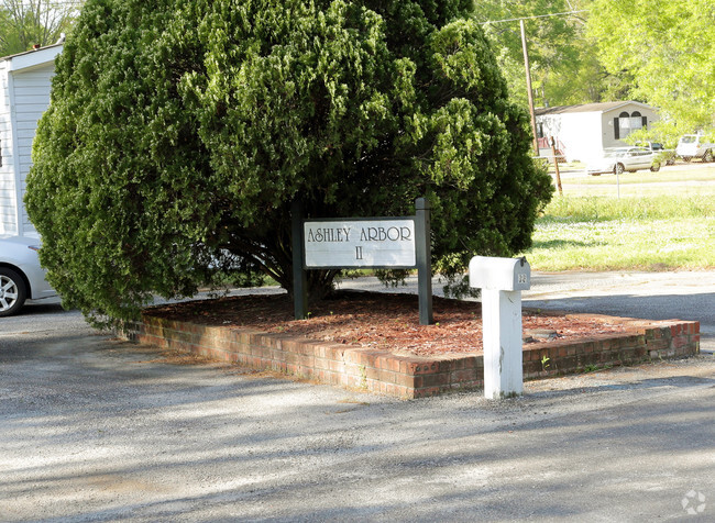 Building Photo - Ashley Arbor II