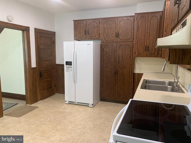 Foto del edificio - 305 W North St