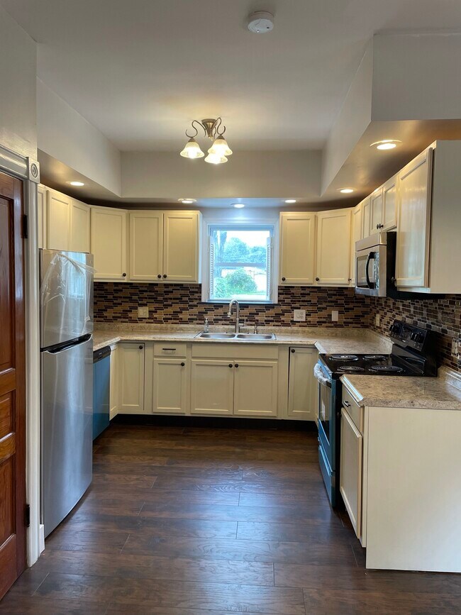 Foto del edificio - 3933 E Grant St