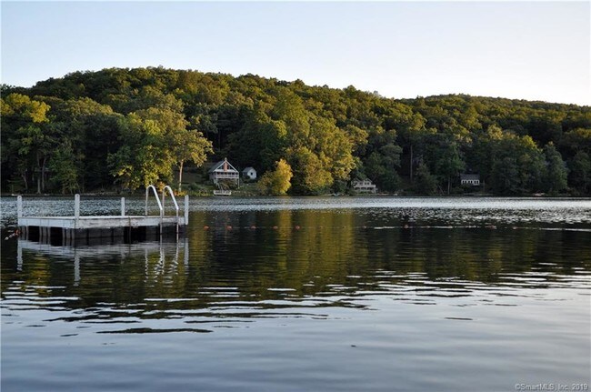 Building Photo - 191 Lakeside Dr
