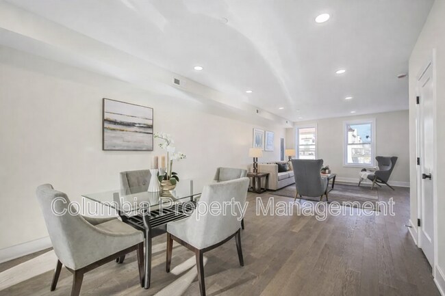 Foto del edificio - 3552 Warder St NW