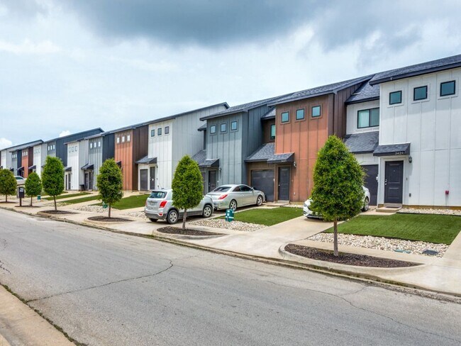 Foto del edificio - 3320 Brambleton Hill Pl