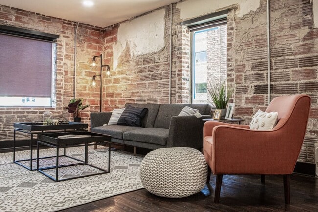 Interior Photo - Velencia