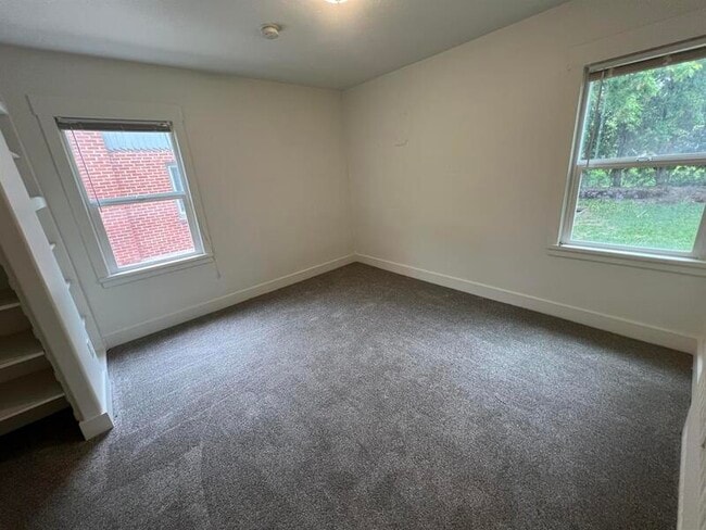 Building Photo - 616 N 300 E