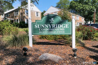 Building Photo - 240 Sunnyridge Ave