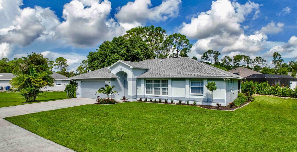 Foto principal - 9641 Strike Ln