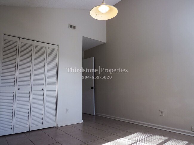 Foto del edificio - 8124 San Jose Manor Dr E APT 3, Jacksonvil...