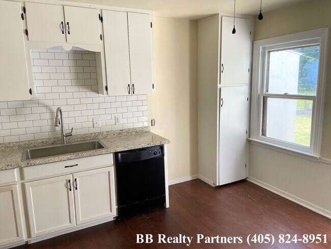 Foto del edificio - 3528 E 29th St