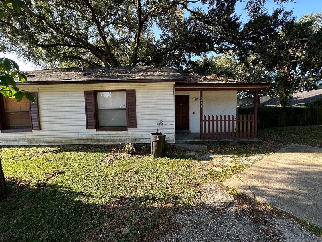 Primary Photo - 3250 Howell Branch Rd