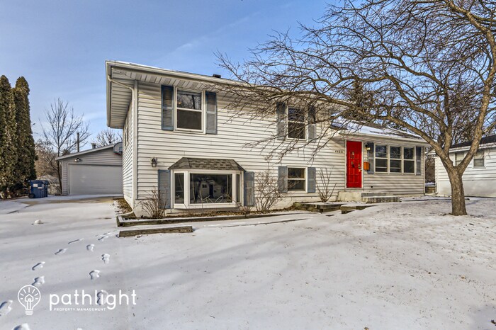 Primary Photo - 4400 W 111th St, Bloomington, MN, 55437