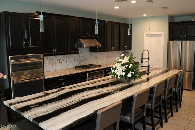 Building Photo - 10 Vicolo Sebino