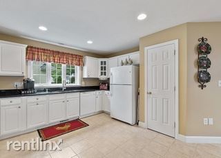 Building Photo - 2 br, 2.5 bath House - 15 Myra Ln # 15