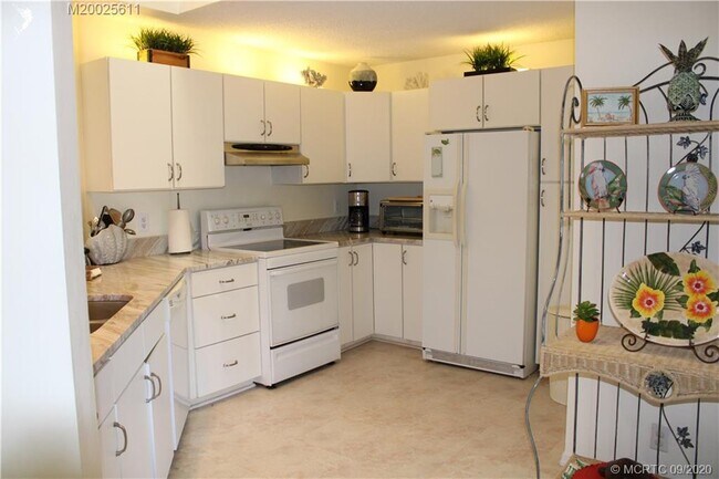 Foto del edificio - 6295 SE Charleston Pl