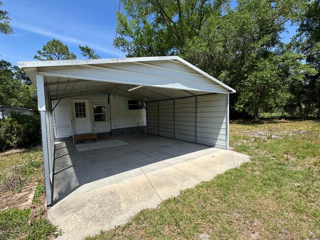 Foto del edificio - 2BR/1BA Mobile Home on ½ Acre – Pet-Friendly – Lake City, FL