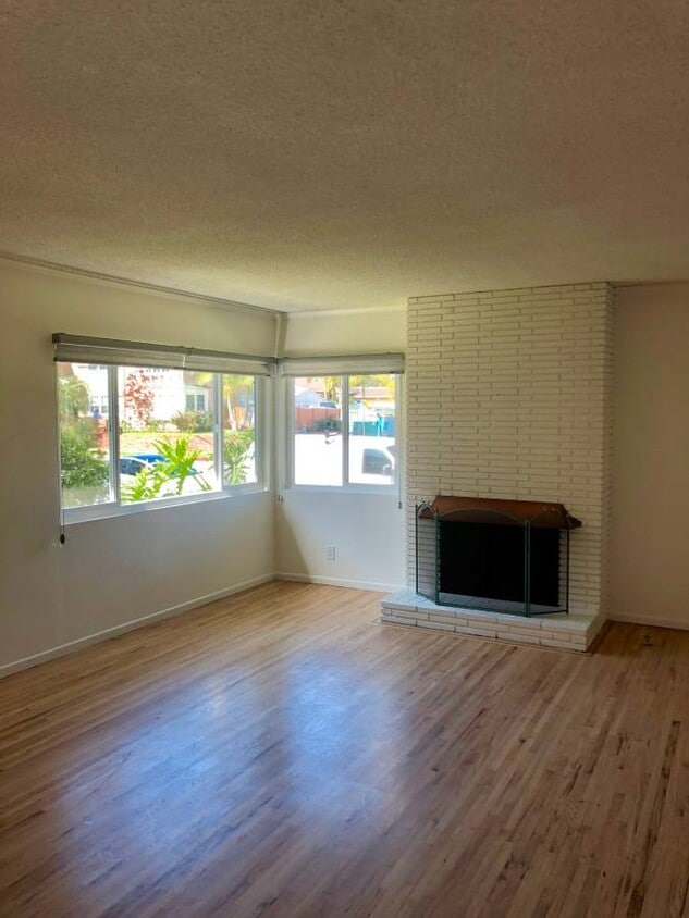 Living Room - 8110 W 83rd St