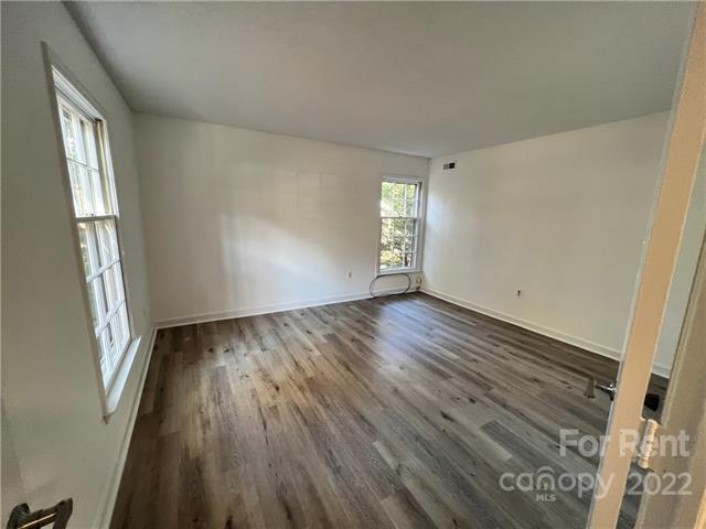Building Photo - 422 Sunnywood Ln