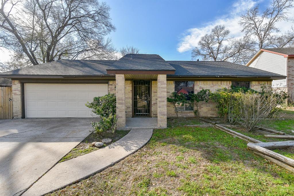 Foto principal - 7950 Claiborne St