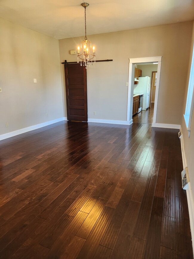 Building Photo - 303 Themis St