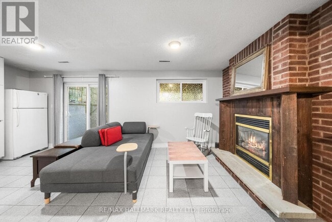 Building Photo - 51 Watson St