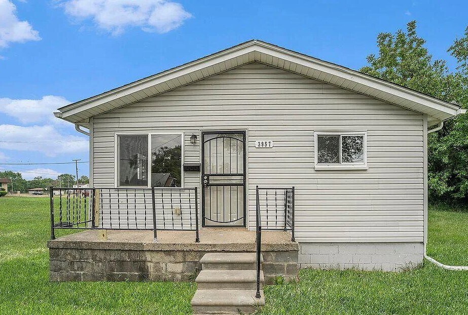 Primary Photo - 3957 13th St