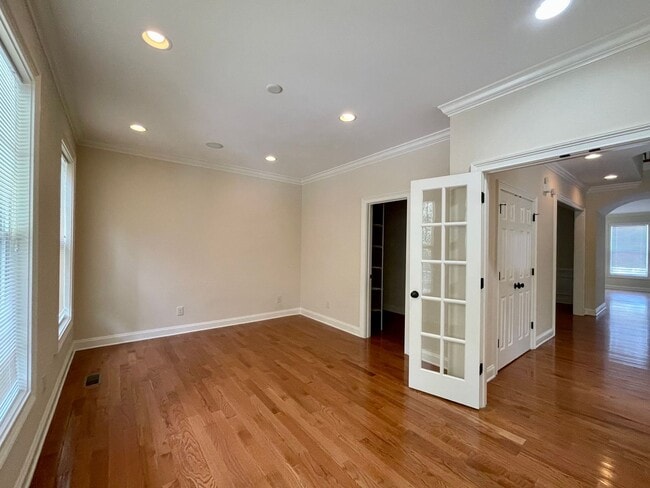 Building Photo - Large 5-bedroom house in Lake Hogan Farm near Chapel Hill schools!