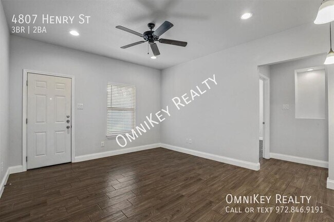 Building Photo - 4807 Henry St