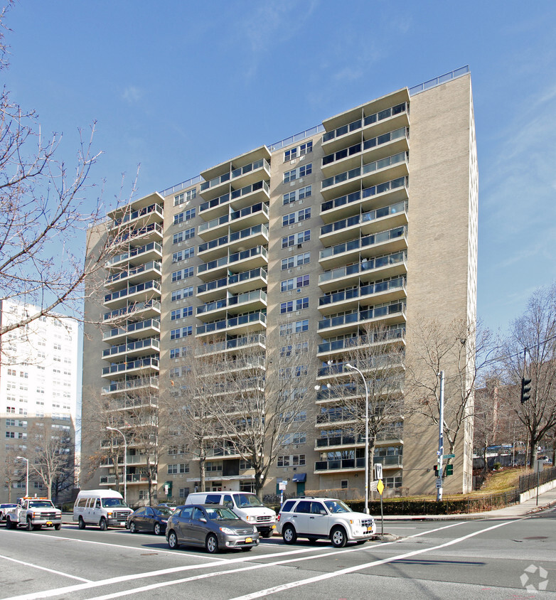 Philipse Towers - 100 Riverdale Ave