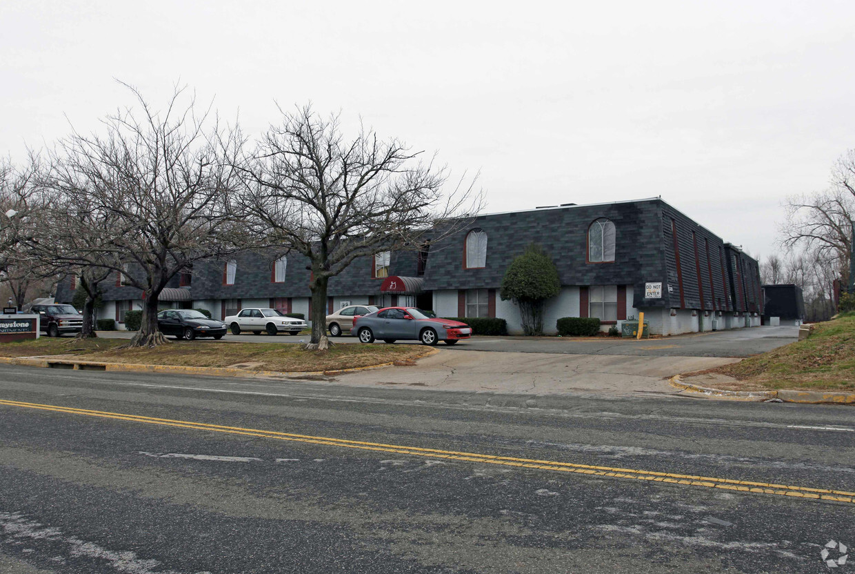 Primary Photo - Greystone Apartments