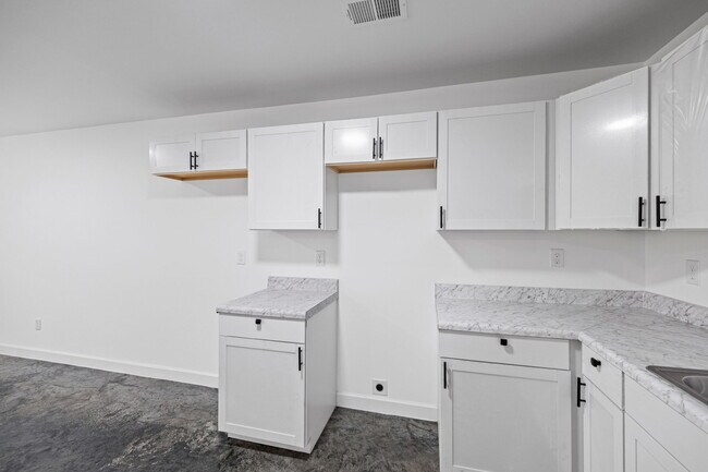 Foto del edificio - 778 Hanley St