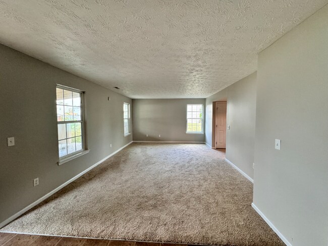 Building Photo - 5101 Oak Ave