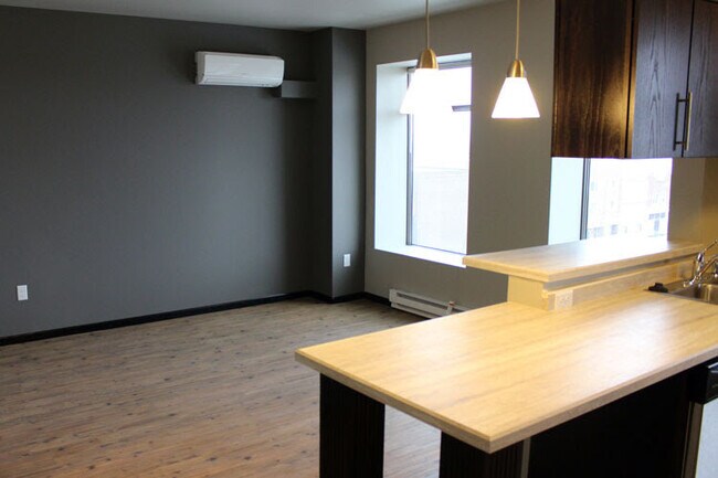 Building Photo - First Avenue Apartments - Downtown living at some of it's finest.