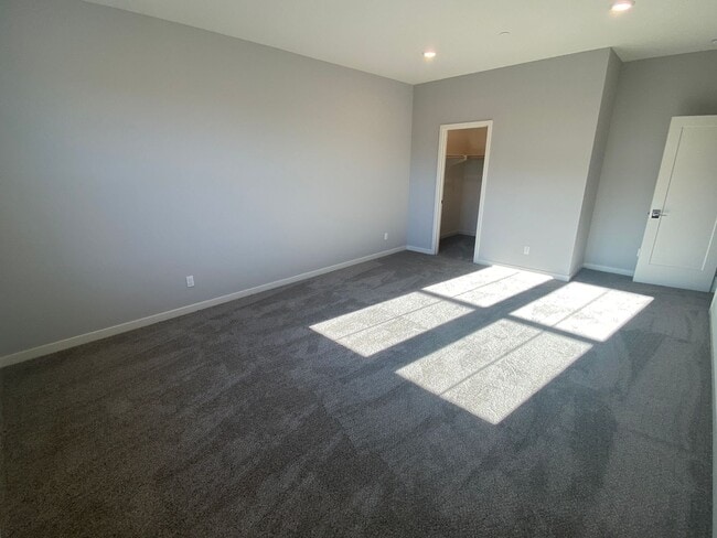 Foto del edificio - Brand New Home