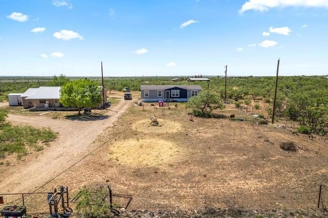 Building Photo - 300 Reed Rd