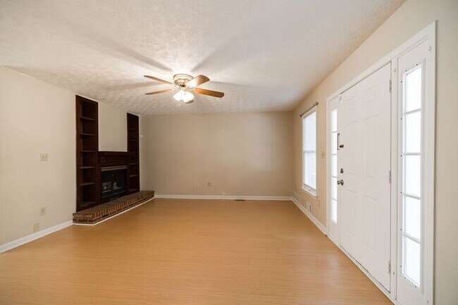 Foto del edificio - 273 Highland Park Dr