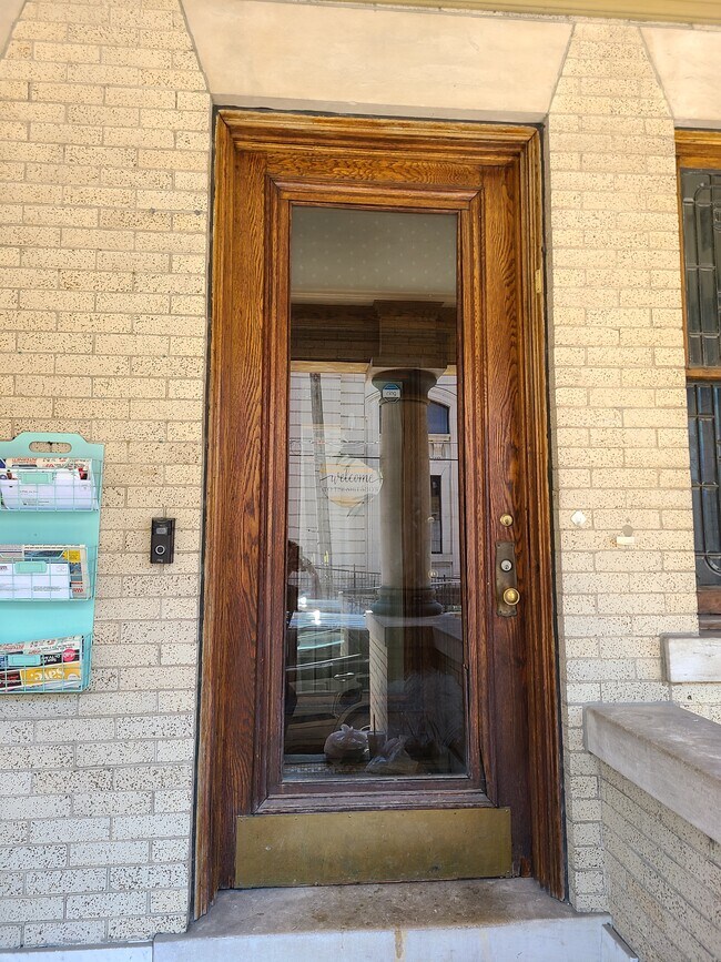 Building Photo - 109 E North St