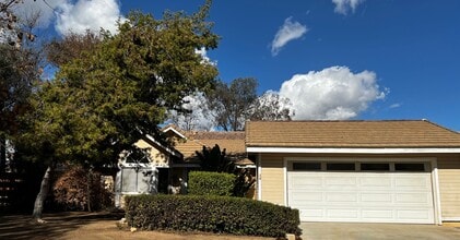 Building Photo - 15060 Pauls Ln