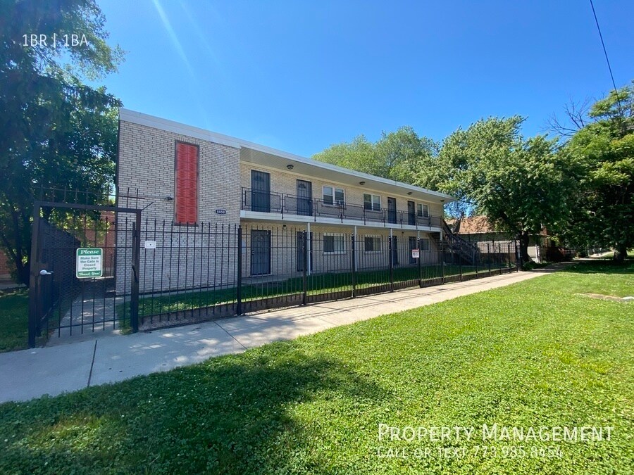 Foto principal - 8850 S Saginaw Ave