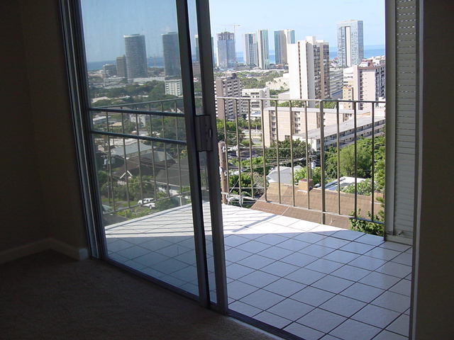 Foto del edificio - Park Tower 2 Bedroom, 1 bath, located belo...