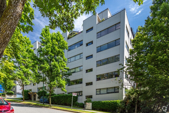 Building Photo - 1371 Harwood Street