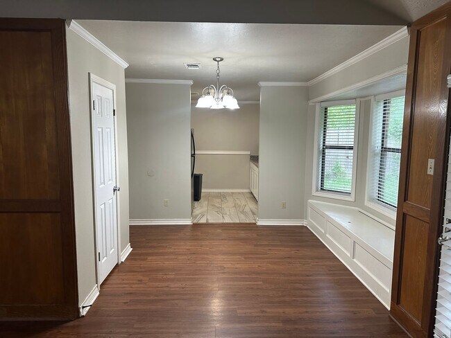 Foto del edificio - 2711 Wilderness Dr N