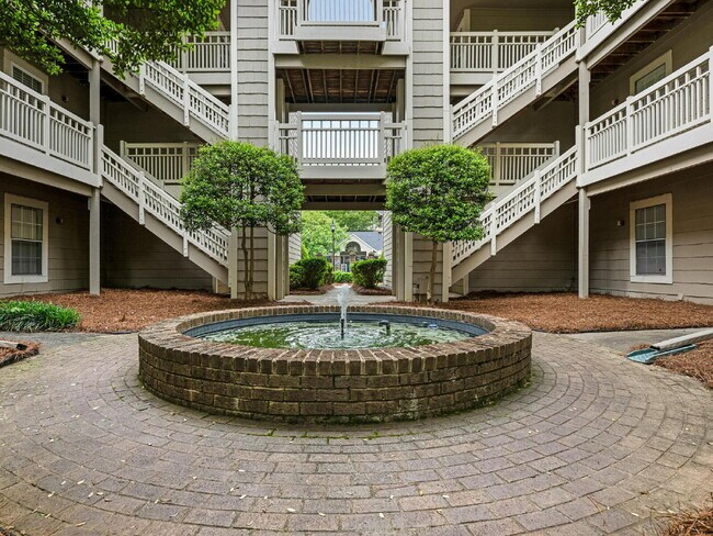 Foto del edificio - Updated 3 BR unit in the heart of South Park