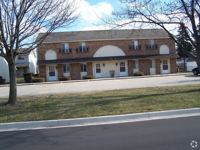 Building Photo - 900 Eckhart Ave