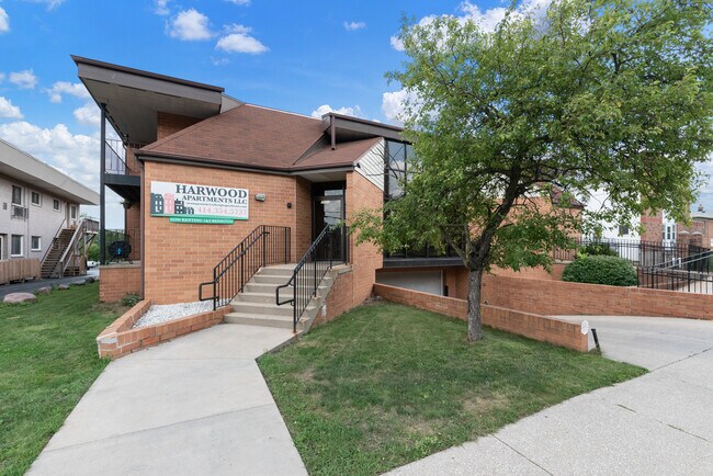 Foto del edificio - 7900 Harwood Ave