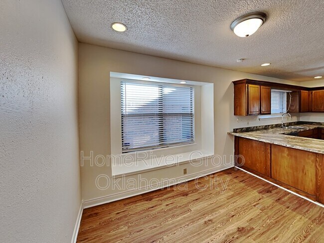 Building Photo - 521 Westview Dr