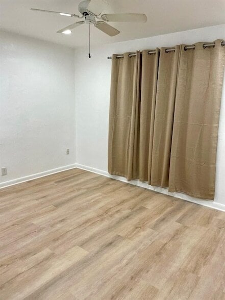 Foto del edificio - 801 NE 36th St