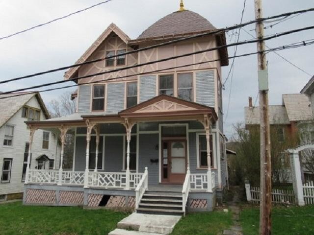 Building Photo - 5 bedroom in Hoosick Falls NY 12090