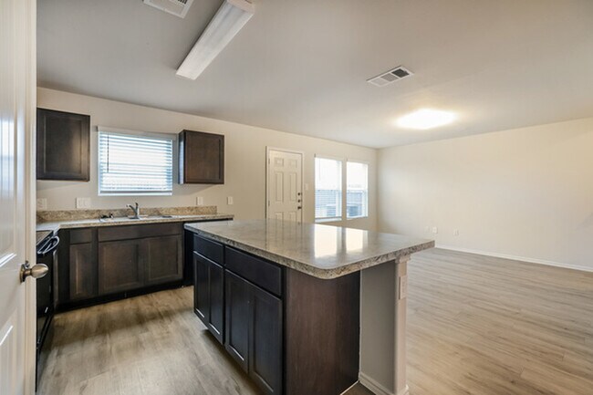 Building Photo - 2723 Bouvardia Wy