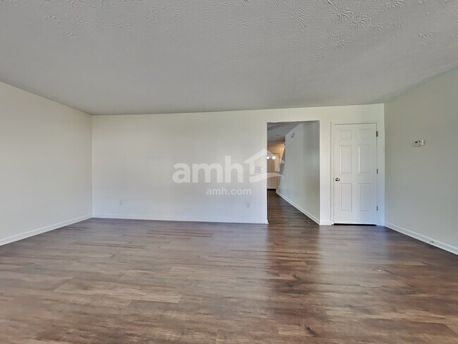Foto del edificio - 5891 Eagle Creek Ct