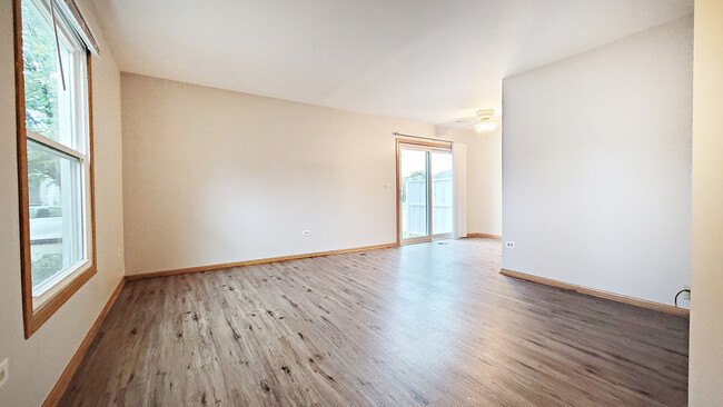 Building Photo - 1044 Hampton Harbor