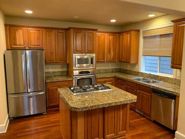 Building Photo - Iron Ridge Estates